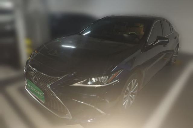 Ojetý Lexus ES 2020 200 Excellence Edition