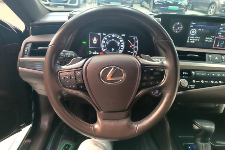 Used Lexus ES 2020 300h Premier Edition Steering Wheel