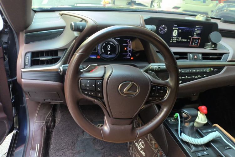 Used Lexus ES 2020 300h Premier Edition Steering Wheel