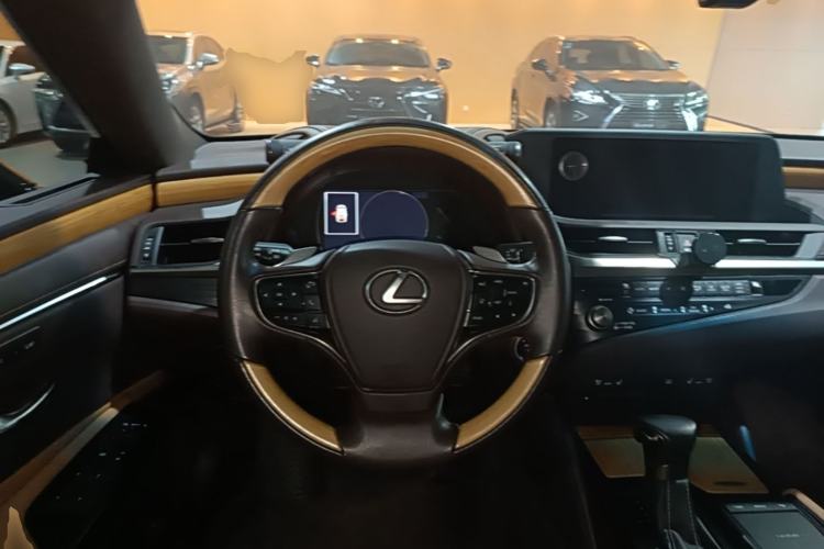 Used Lexus ES 2020 300h Premium Edition Steering Wheel