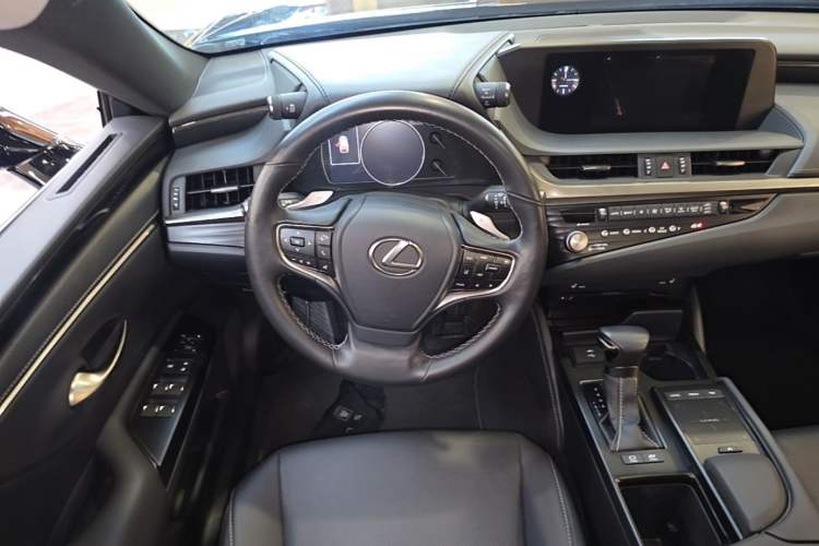 Used Lexus ES 2020 300h Premier Edition Steering Wheel