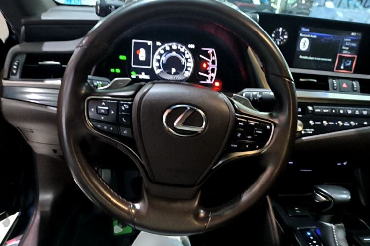Used Lexus ES 2020 300h Premier Edition Steering Wheel