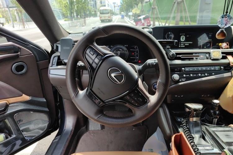 Used Lexus ES 2020 300h Deluxe Edition Steering Wheel