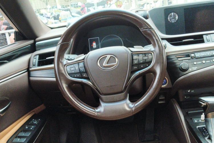 Used Lexus ES 2020 300h Premier Edition Steering Wheel