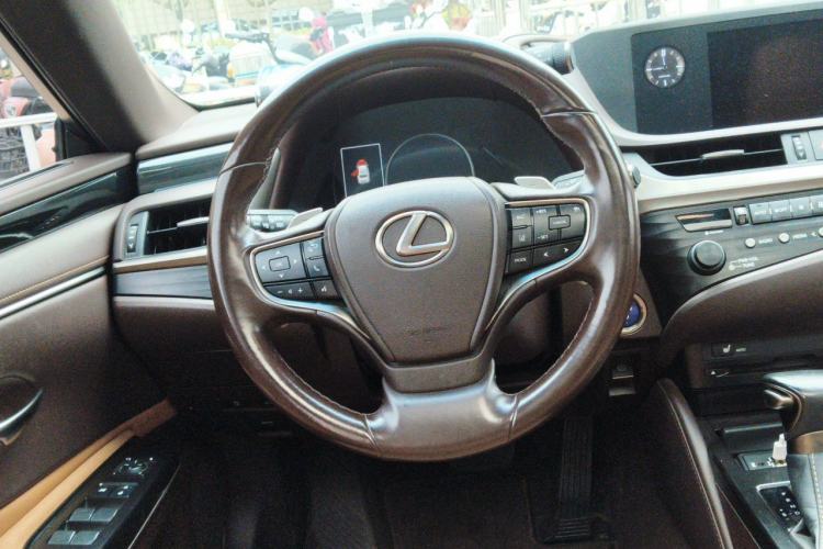 Used Lexus ES 2020 300h Premier Edition Steering Wheel