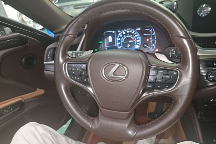 Used Lexus ES 2020 300h Premier Edition Steering Wheel