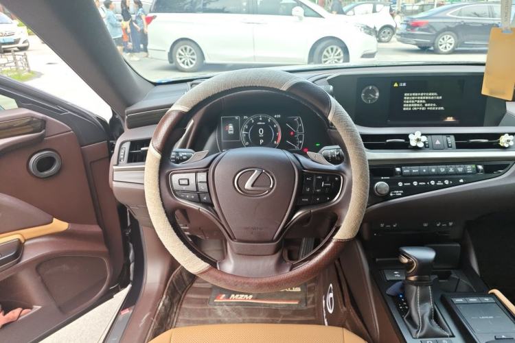 Used Lexus ES 2020 200 Luxury Edition Steering Wheel
