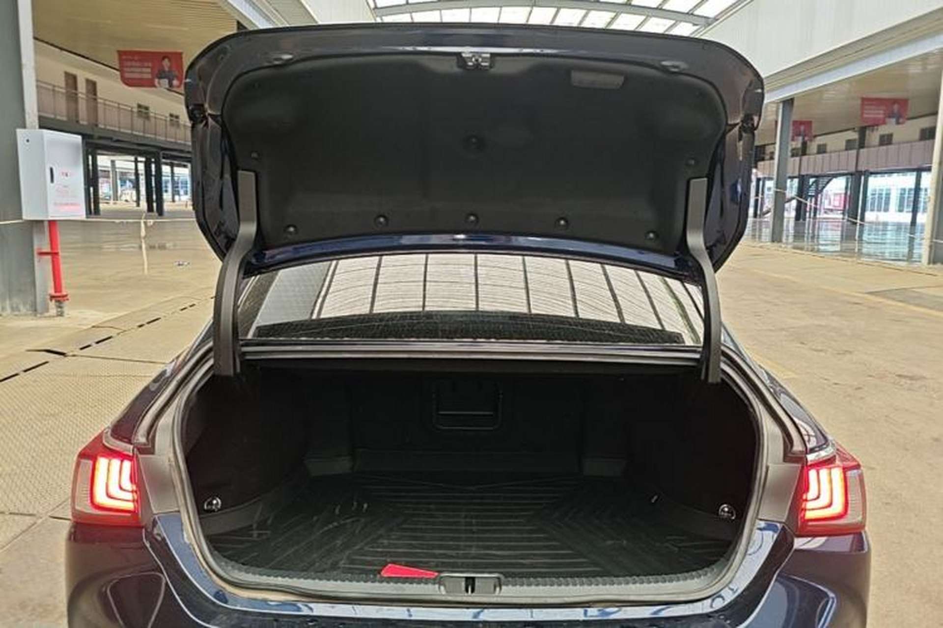 Used Lexus ES 2020 200 Excellence Edition Trunk