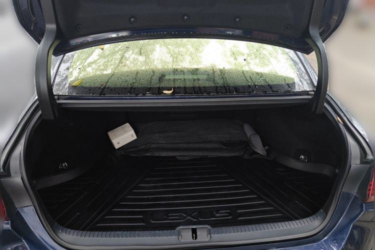 Used Lexus ES 2020 300h Premier Edition Trunk