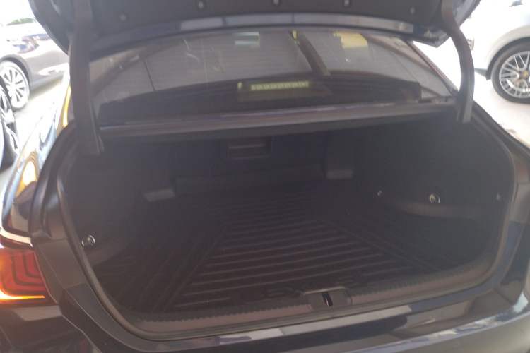 Used Lexus ES 2020 260 Excellence Edition Trunk