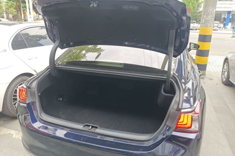 Used Lexus ES 2020 200 Excellence Edition Trunk