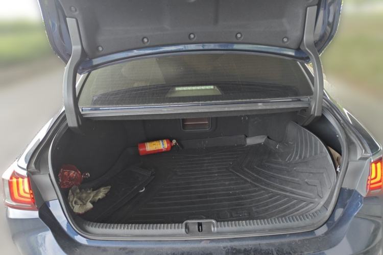 Used Lexus ES 2020 300h Premier Edition Trunk