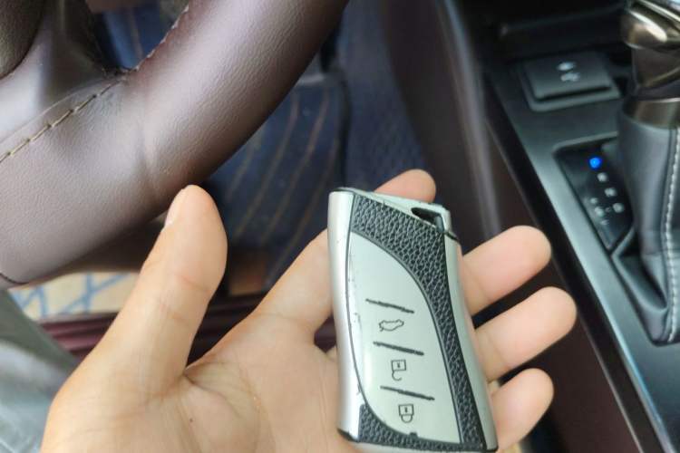 Used Lexus ES 2020 300h Deluxe Edition Vehicle Key