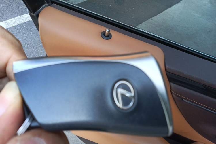 Used Lexus ES 2020 200 Excellence Edition Vehicle Key