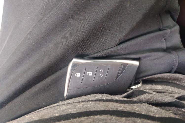 Used Lexus ES 2020 300h Deluxe Edition Vehicle Key