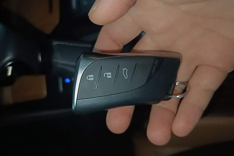 Used Lexus ES 2020 300h Premium Edition Vehicle Key