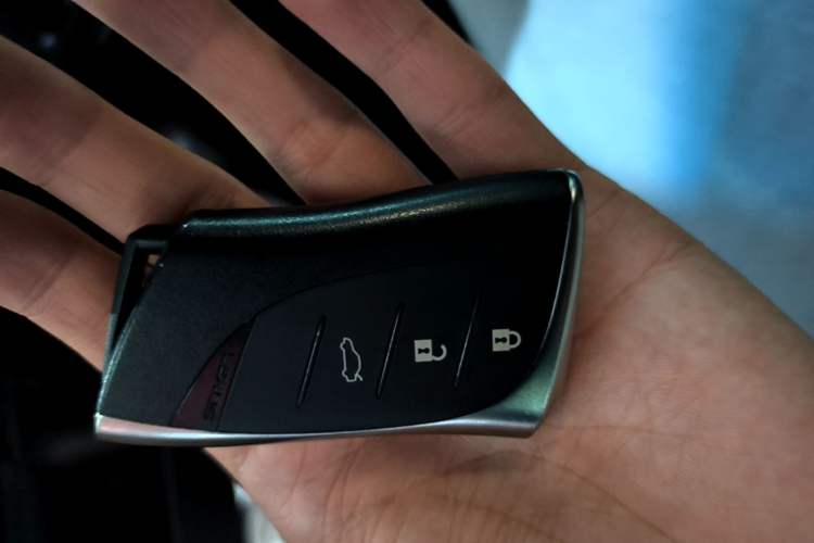 Used Lexus ES 2020 300h Premier Edition Vehicle Key