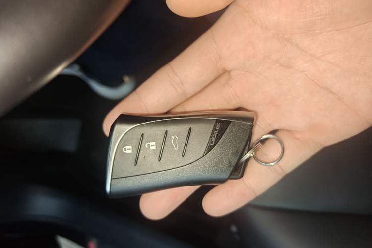 Used Lexus ES 2020 300h Premier Edition Vehicle Key