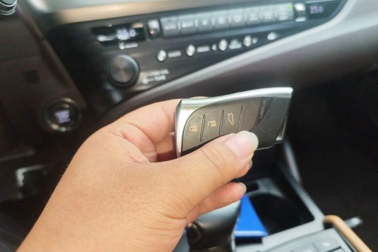 Used Lexus ES 2020 200 Luxury Edition Vehicle Key