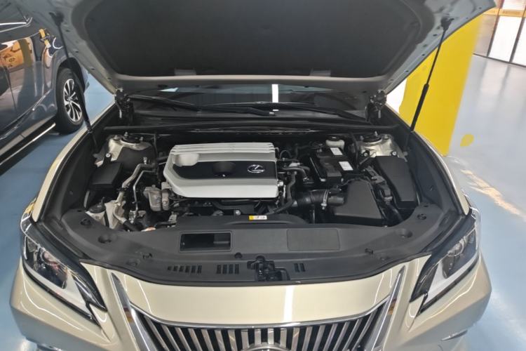 Used Lexus ES 2020 200 Excellence Edition Engine Bay