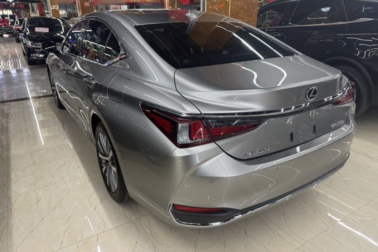 Used Lexus ES 2020 200 Luxury Edition Exterior 2
