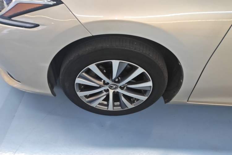 Used Lexus ES 2020 200 Excellence Edition Exterior 4