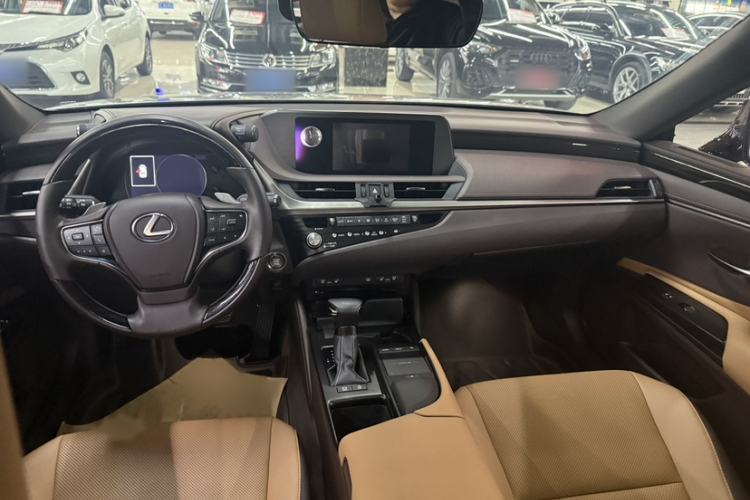 Used Lexus ES 2020 200 Luxury Edition Interior 1