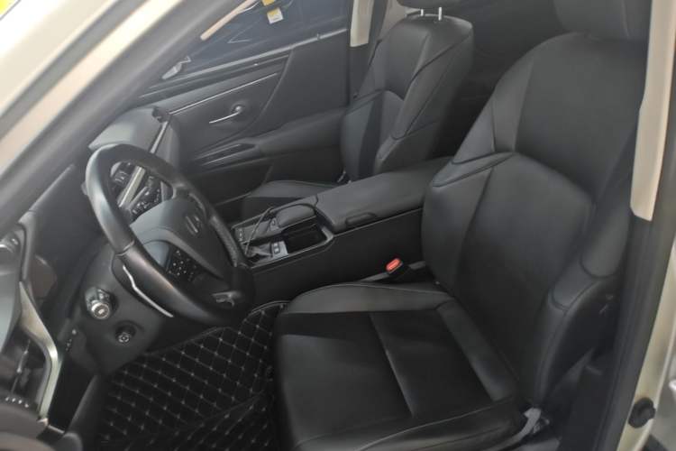 Used Lexus ES 2020 200 Excellence Edition Left Front Seat