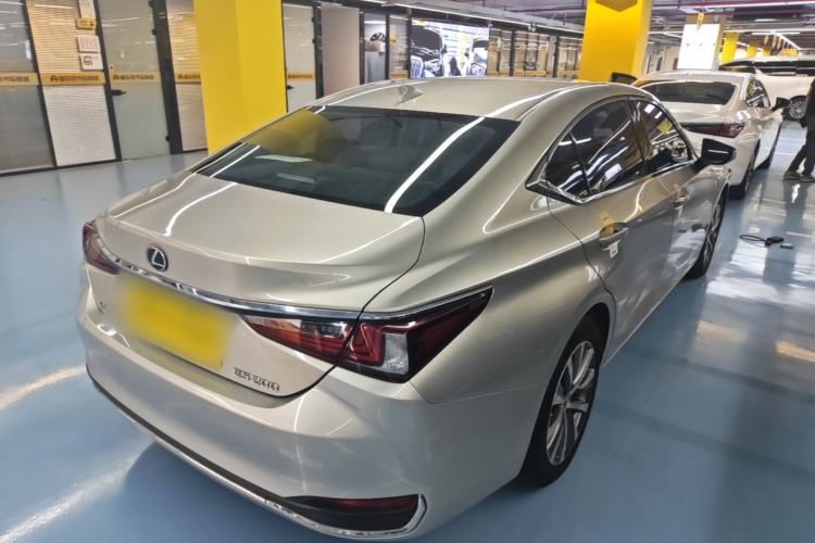 Used Lexus ES 2020 200 Excellence Edition Rear Right 45 Deg