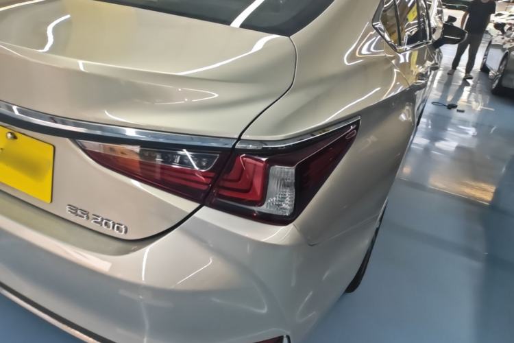 Used Lexus ES 2020 200 Excellence Edition Right Rear Taillight