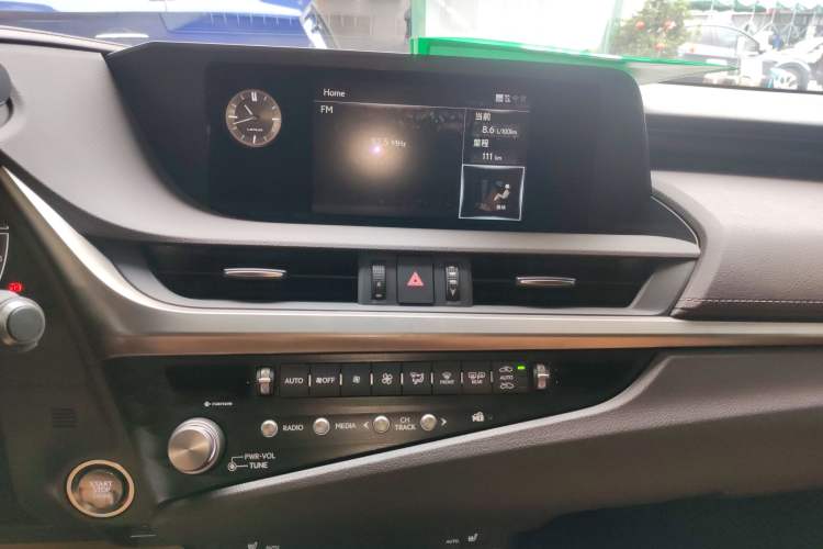 Used Lexus ES 2020 200 Excellence Edition Audio And AC Panel