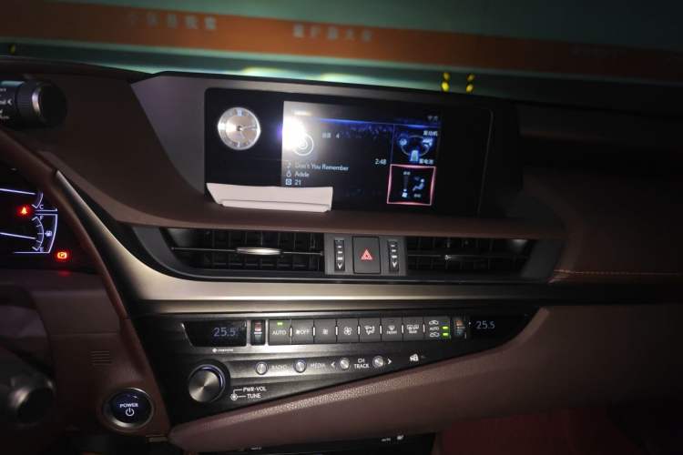 Used Lexus ES 2020 300h Premier Edition Audio And AC Panel