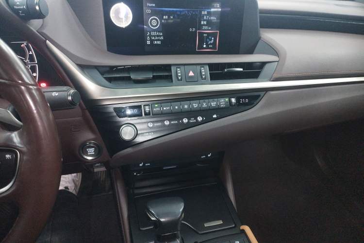 Used Lexus ES 2020 260 Excellence Edition Audio And AC Panel