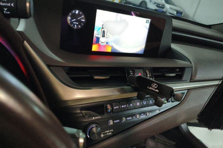 Used Lexus ES 2020 200 Excellence Edition Audio And AC Panel