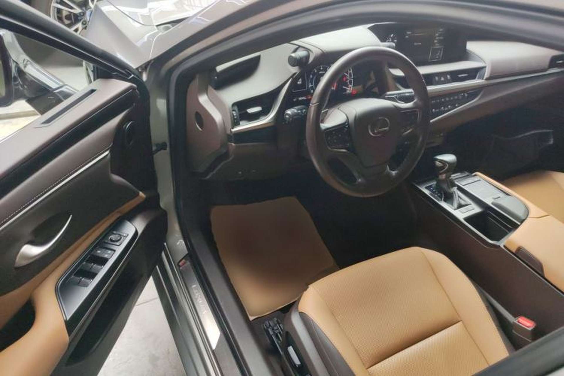Used Lexus ES 2020 200 Excellence Edition Driver Seat