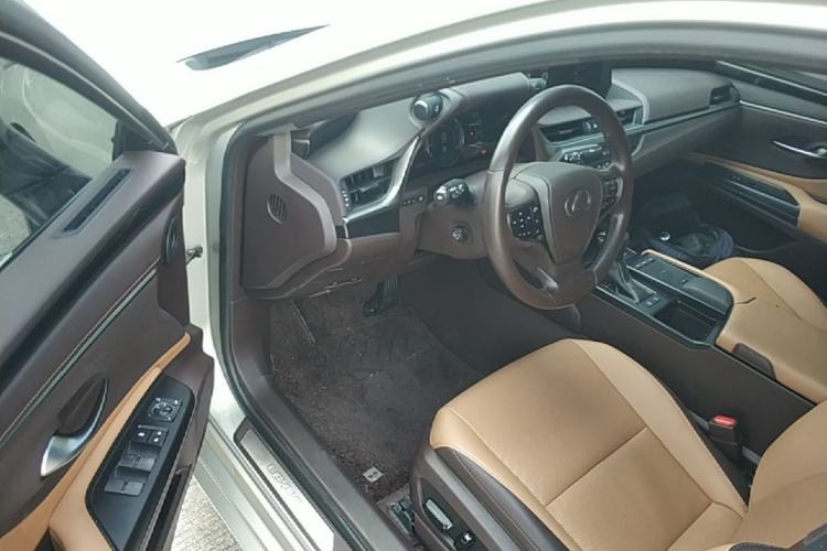 Used Lexus ES 2020 200 Excellence Edition Driver Seat