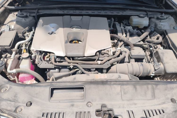Used Lexus ES 2020 300h Deluxe Edition Engine Bay