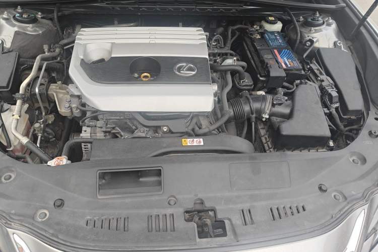 Used Lexus ES 2020 200 Luxury Edition Engine Bay