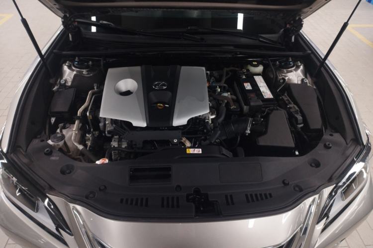 Used Lexus ES 2020 260 Excellence Edition Engine Bay