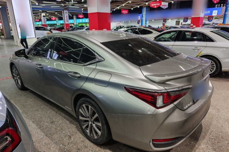 Used Lexus ES 2020 300h Premier Edition Exterior 1