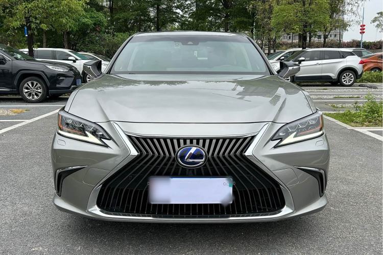 Used Lexus ES 2020 300h Deluxe Edition Exterior 1