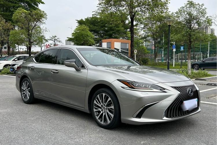 Used Lexus ES 2020 300h Deluxe Edition Exterior 2