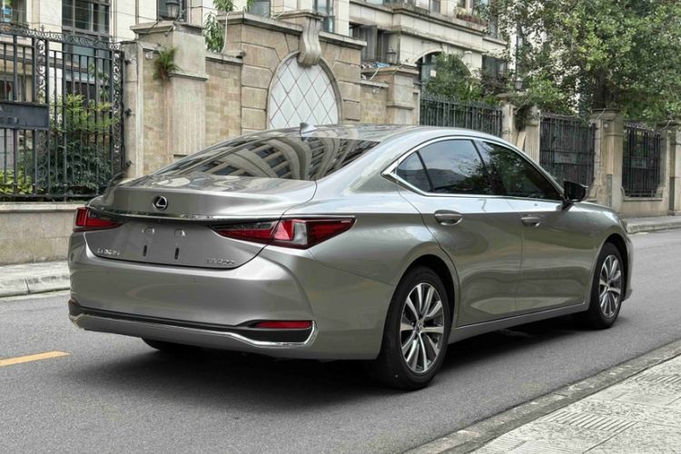 Used Lexus ES 2020 200 Luxury Edition Exterior 4
