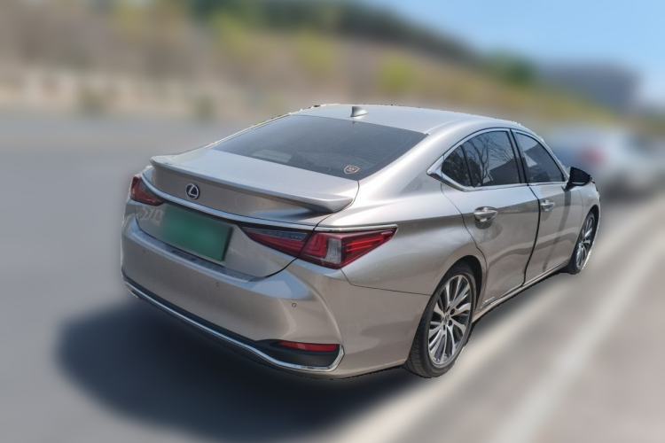 Used Lexus ES 2020 300h Deluxe Edition Exterior 5