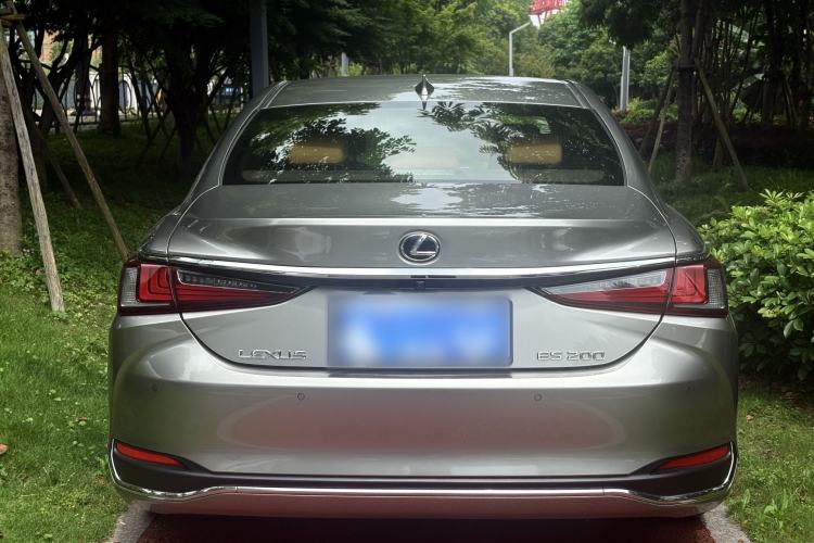 Used Lexus ES 2020 200 Excellence Edition Exterior 5