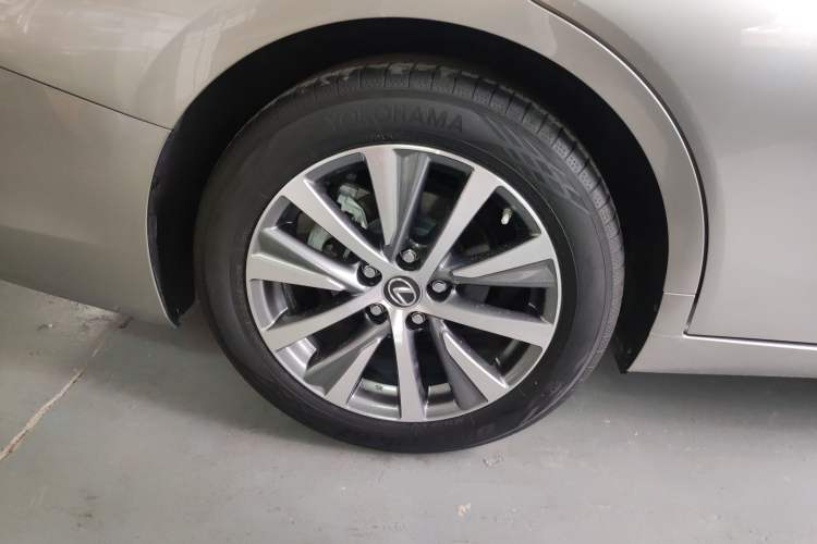 Used Lexus ES 2020 200 Excellence Edition Exterior 5