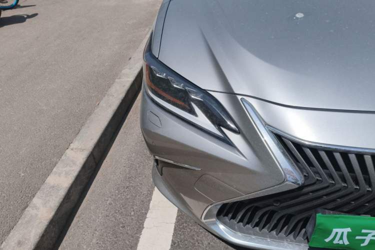 Used Lexus ES 2020 300h Deluxe Edition Exterior 6