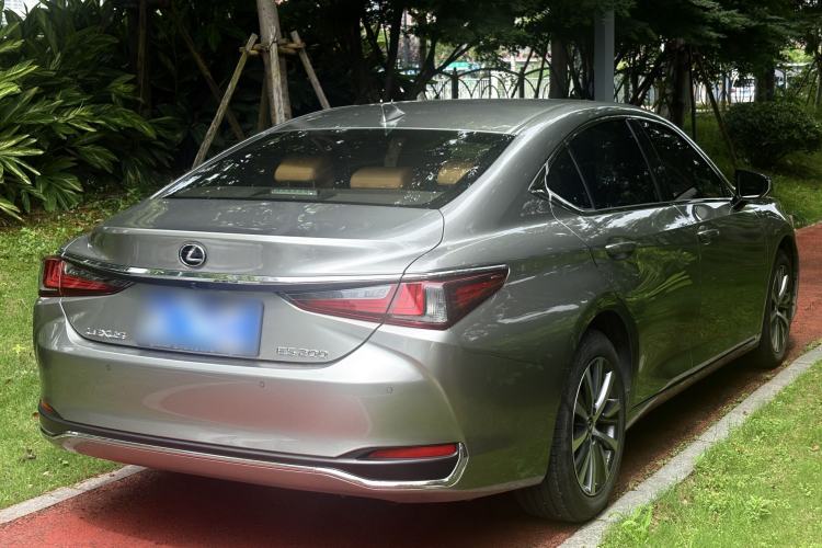 Used Lexus ES 2020 200 Excellence Edition Exterior 6