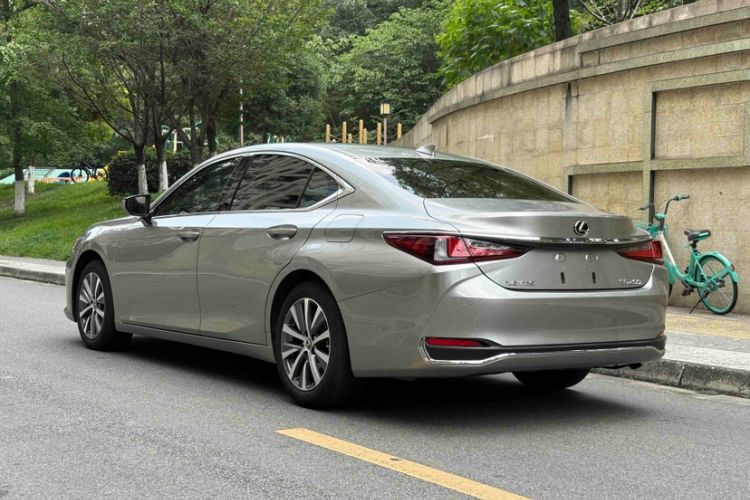 Used Lexus ES 2020 200 Luxury Edition Exterior 8