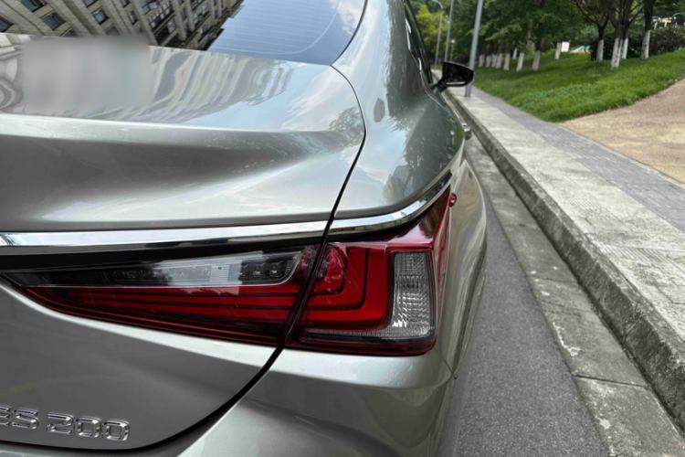 Used Lexus ES 2020 200 Luxury Edition Exterior 9